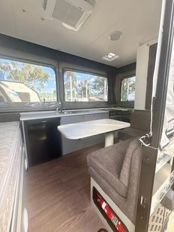 2022 Goldstream Crown St Platinum