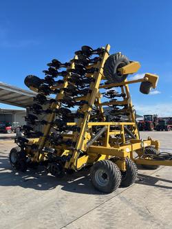2014 SERAFIN ULTISOW S45 60 SINGLE DISC SEEDER USED YELLOW