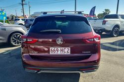 2018 Holden
Calais