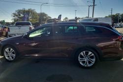 2018 Holden
Calais