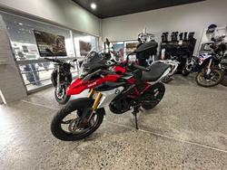 2025 BMW Motorrad 2025 BMW 310CC G 310 GS DUAL SPORTS Racing red. (11-07)