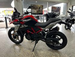 2025 BMW Motorrad 2025 BMW 310CC G 310 GS DUAL SPORTS Racing red. (11-07)