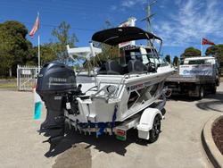 2025 QUINTREX 430 Fishabout Pro