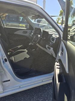 2025 Suzuki Swift Hybrid UZ Pure White