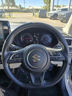 2025 Suzuki Swift Hybrid UZ Pure White