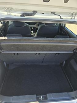 2025 Suzuki Swift Hybrid UZ Pure White