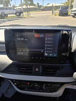 2025 Suzuki Swift Hybrid UZ Pure White