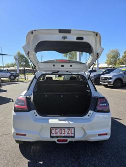 2025 Suzuki Swift Hybrid UZ Pure White