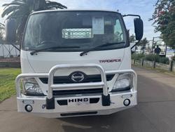 2017 Hino 300 617 WHITE