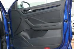 2025 Volkswagen
T-Roc R