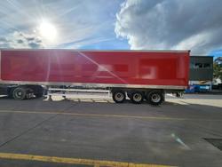 2007 Maxi Trans 24P Dry Freight Van Red