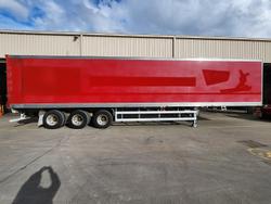 2007 Maxi Trans 24P Dry Freight Van Red