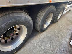 2007 Maxi Trans 24P Dry Freight Van Red