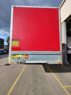 2007 Maxi Trans 24P Dry Freight Van Red