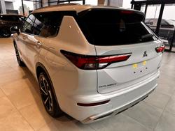 2024 Mitsubishi Outlander PHEV Exceed