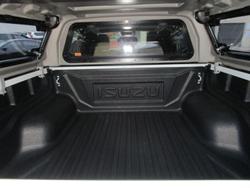 2025 Isuzu
                D-MAX LS-M
