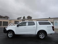 2025 Isuzu
                D-MAX LS-M