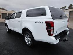 2025 Isuzu
                D-MAX LS-M