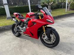 2025 Ducati Panigale V2 S Panigale Red