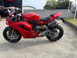 2025 Ducati Panigale V2 S Panigale Red
