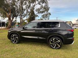 2024 Mitsubishi Outlander PHEV Exceed Tourer ZM MY24 AWD Black Diamond with Sterling Silver Roof