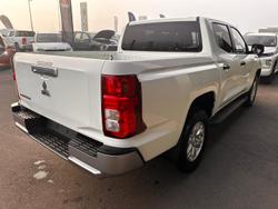 2025 Mitsubishi
Triton GLX+