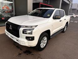 2025 Mitsubishi
Triton GLX+