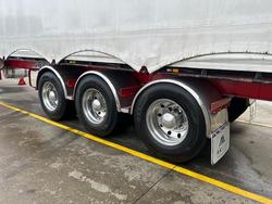 2010 Maxitrans St3 34 Pallet Sd Refrigerated Curtain Sider