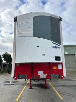2010 Maxitrans St3 34 Pallet Sd Refrigerated Curtain Sider