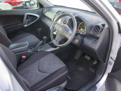 2011 Toyota
RAV4 CV