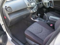 2011 Toyota
RAV4 CV