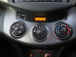 2011 Toyota
RAV4 CV