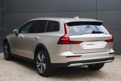 2024 Volvo V60 Cross Country Ultra B5 Bright
