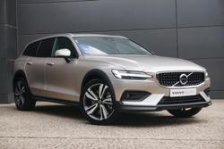 2024 Volvo V60 Cross Country Ultra B5 Bright