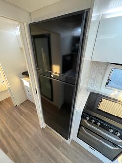 2021 Lotus Caravans 22' Freelander Rear Club Lounge