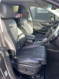 2019 Hyundai
                Santa Fe Highlander