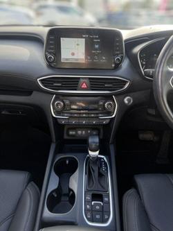 2019 Hyundai
                Santa Fe Highlander