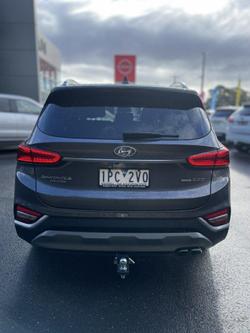 2019 Hyundai
                Santa Fe Highlander