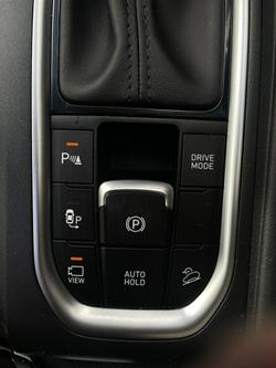 2019 Hyundai
                Santa Fe Highlander