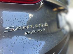2019 Hyundai
                Santa Fe Highlander
