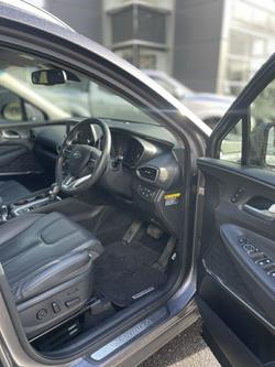 2019 Hyundai
                Santa Fe Highlander