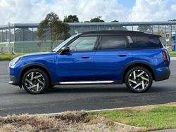 2025 MINI Countryman C Favoured