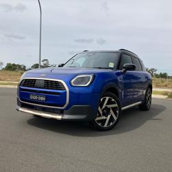 2025 MINI Countryman C Favoured