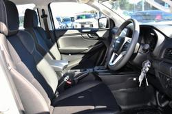 2024 Isuzu
                D-MAX SX