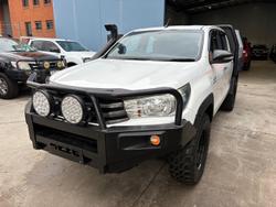 2016 Toyota
Hilux SR