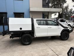 2016 Toyota
Hilux SR