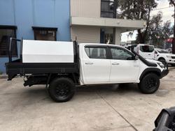 2016 Toyota
Hilux SR