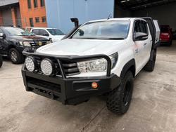 2016 Toyota
Hilux SR