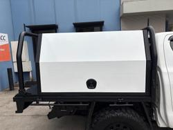 2016 Toyota
Hilux SR