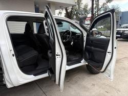 2016 Toyota
Hilux SR